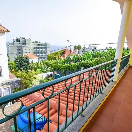 Authentic House In + View * Funchal (Madeira)