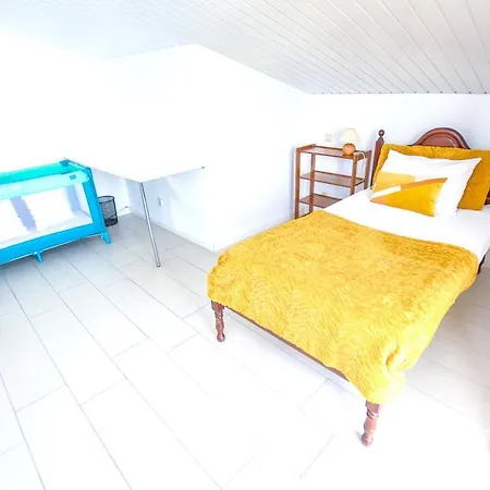 Authentic House In + View Feriehus