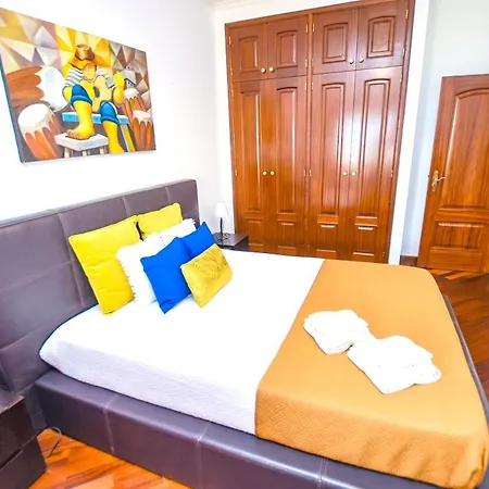 Authentic House In + View Hébergement de vacances Funchal (Madeira)