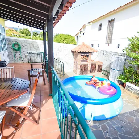 Authentic House In + View Σπίτι διακοπών