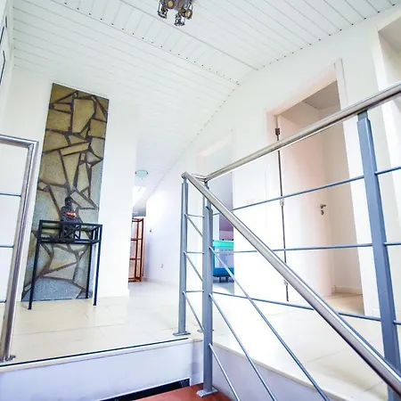 Ferienhaus Authentic House In + View